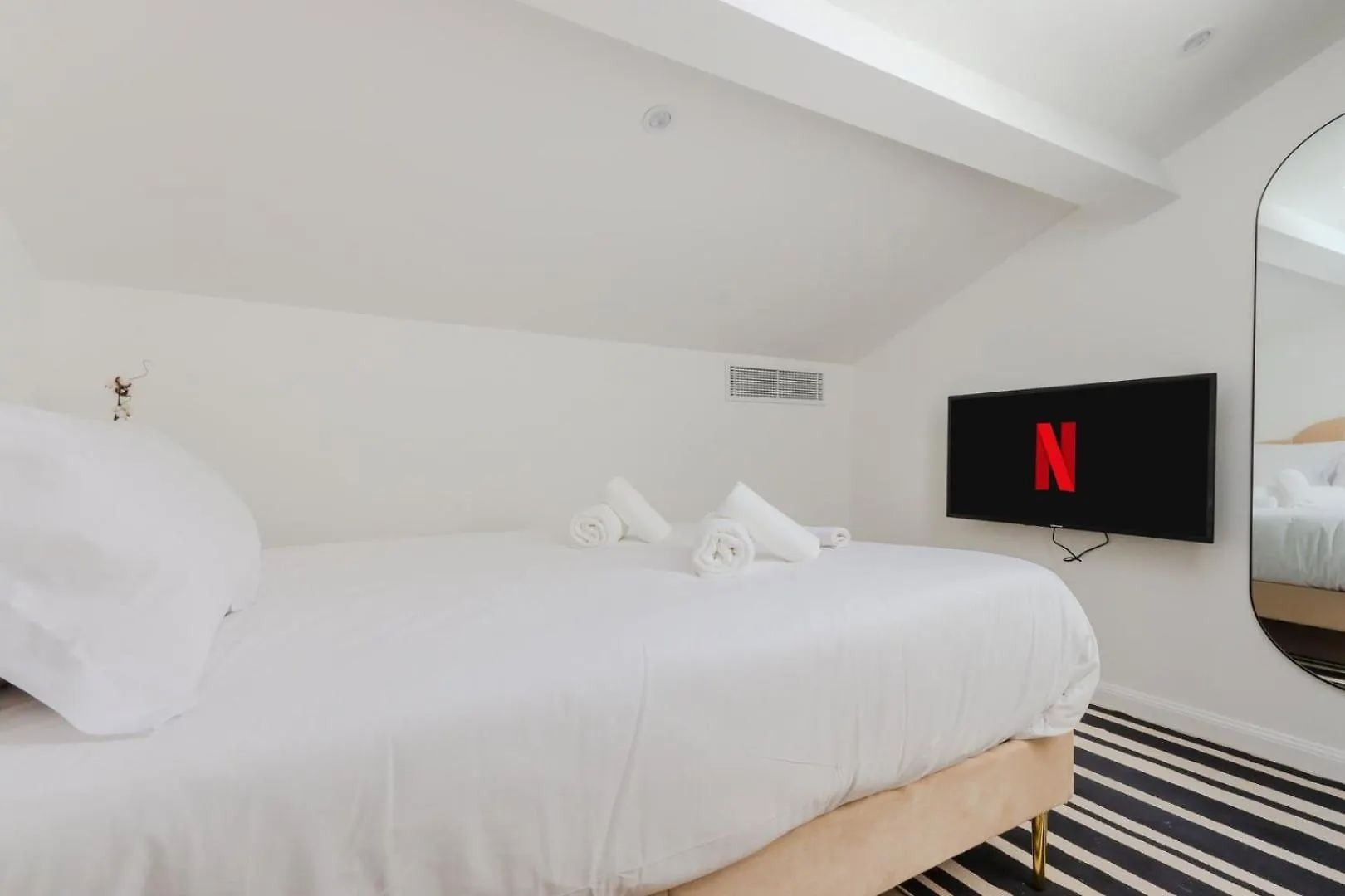 Apartmán Fancy 3Br Duplex Near Nice Port & Old Town | By Airnest